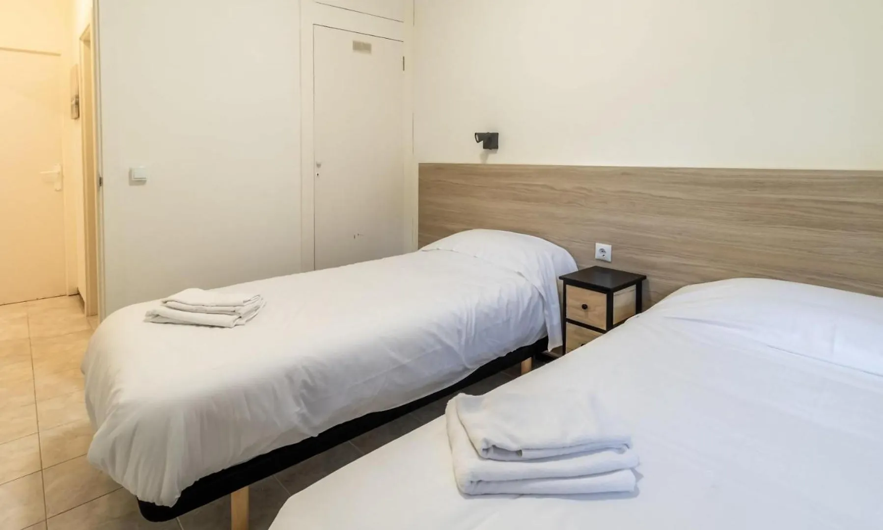 Les Tonyines 67 Apartamento Con Vistas Y Terraza Llanca 0*,